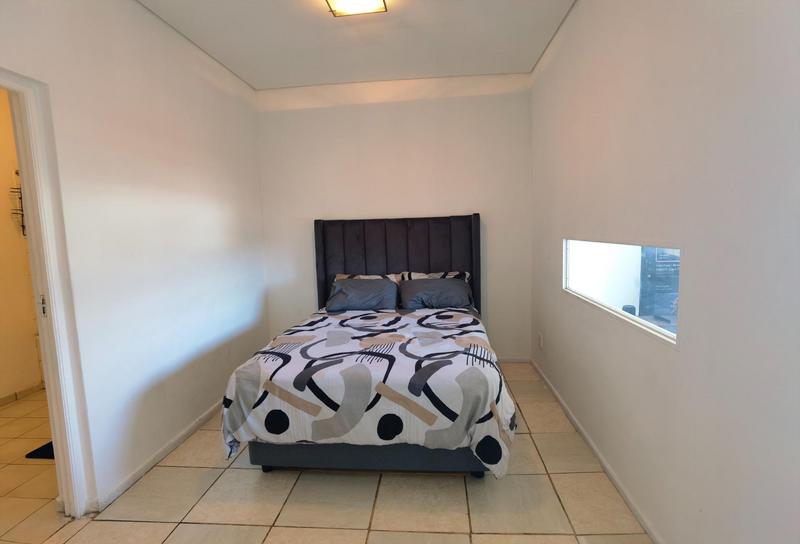1 Bedroom Property for Sale in Goodwood Estate Western Cape